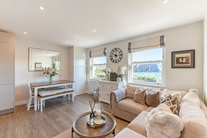 2 Bedroom Flat For Sale In A Old York Road, London, SW18