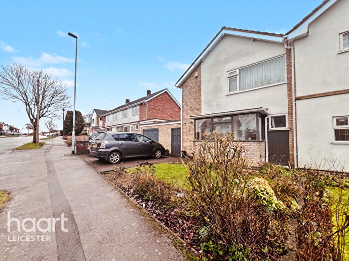 3 Bedroom Semi-Detached House For Sale In Ash Tree Road, Leicester, LE2