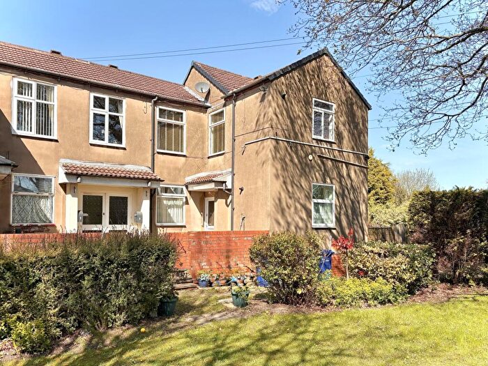 1 Bedroom Flat For Sale In Sedgley Road, Woodsetton, DY1