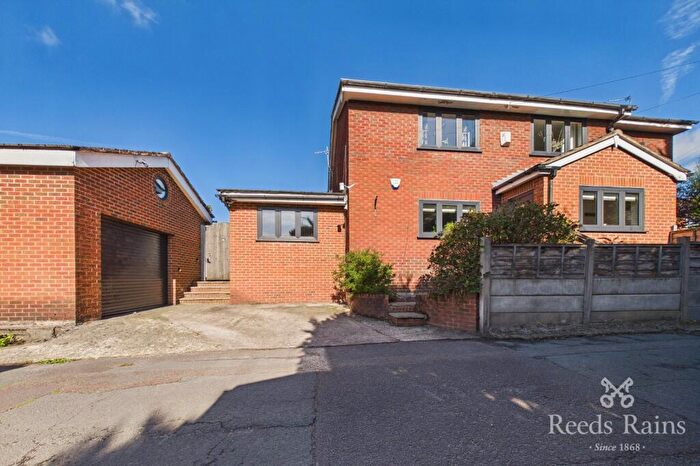 4 Bedroom Detached House For Sale In Newton Heath, Middlewich, Cheshire, CW10