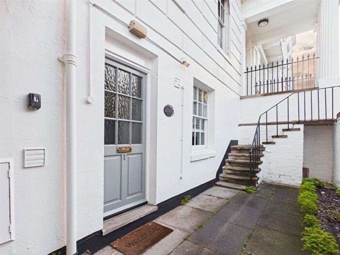 2 Bedroom Detached House To Rent In Clarendon Square, Leamington Spa, CV32