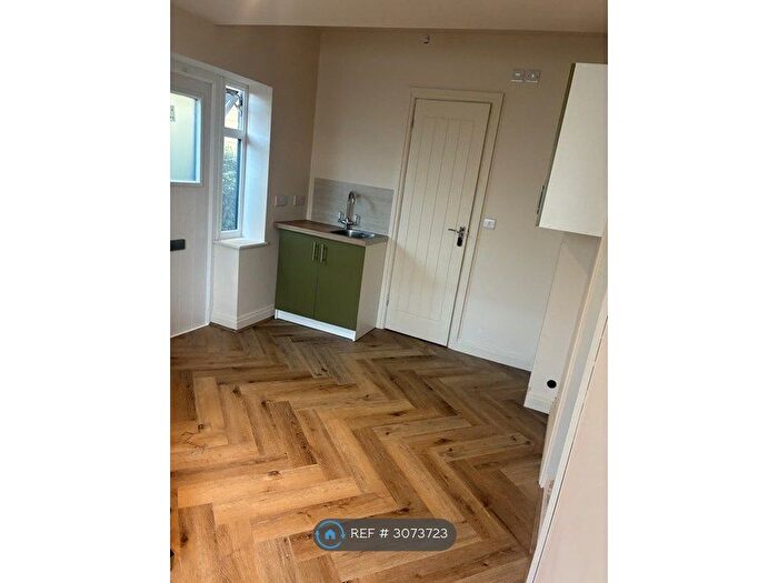 Studio To Rent In Leighton Road, Bath, BA1