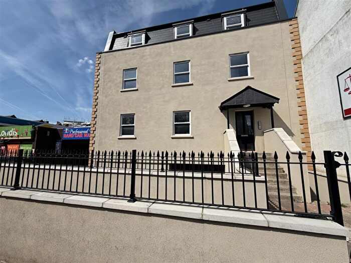 2 Bedroom Flat To Rent In High Street, Herne Bay, CT6