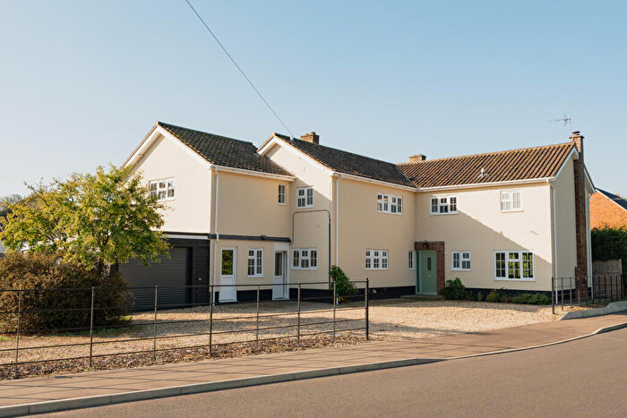 5 Bedroom Detached House For Sale In South Green, Mattishall, Dereham, Norfolk, NR20