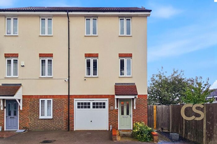 4 Bedroom Semi-Detached House For Sale In The Cedars, Broxbourne, Hertfordshire, EN10