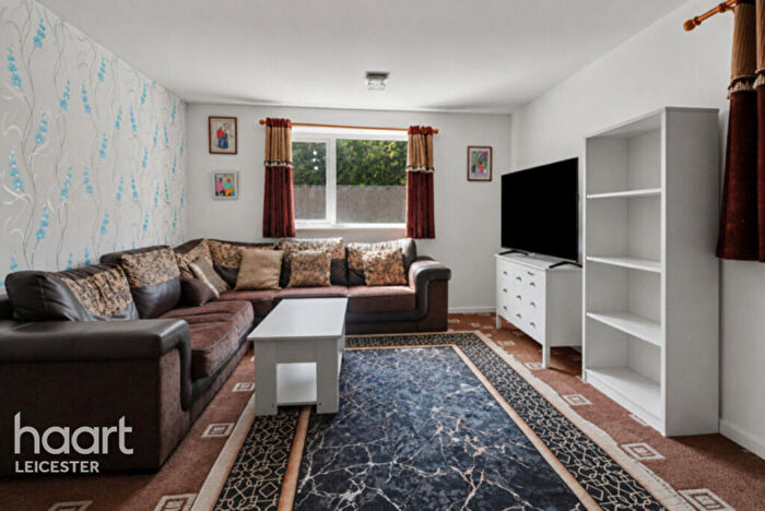 2 Bedroom Apartment For Sale In Onyx Crescent, Leicester, LE4