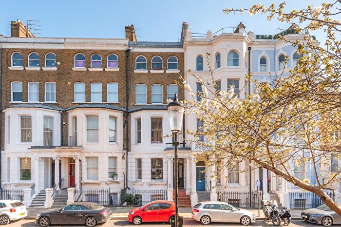 1 Bedroom Flat To Rent In Powis Square, Westbourne Grove, London, W11
