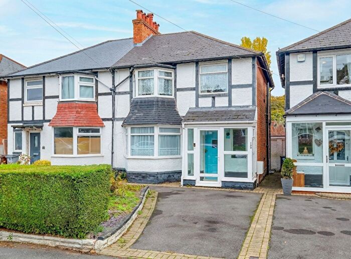 3 Bedroom Semi-Detached House For Sale In Ulverley Green Road, Solihull, B92