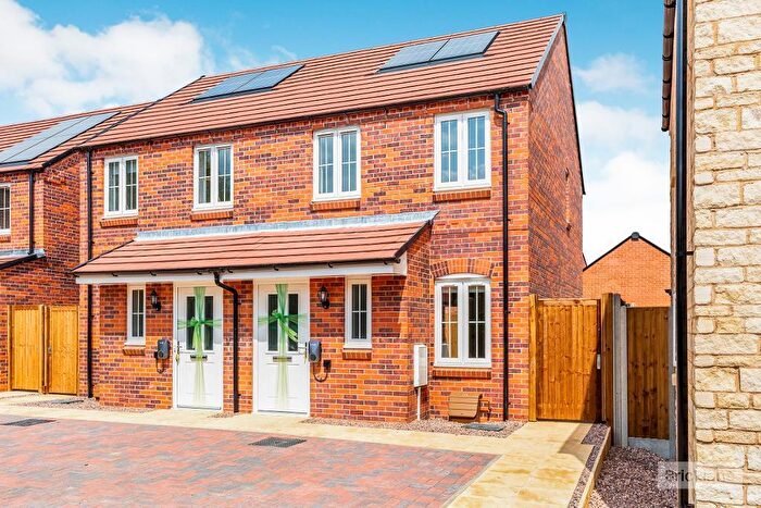 2 Bedroom Semi-Detached House To Rent In Blackcap Close, Rothwell, Northamponshire, NN14