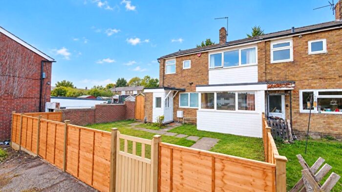 4 Bedroom End Of Terrace House To Rent In Travellers Lane, Hatfield, AL10