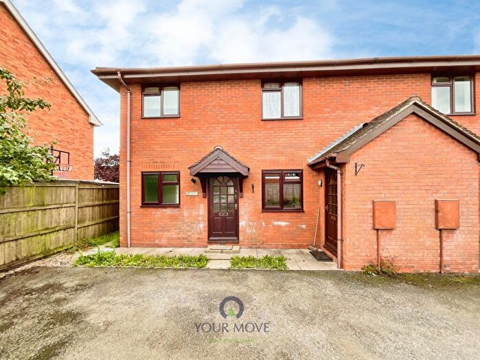 2 Bedroom Flat For Sale In York Road, Bromsgrove, Worcestershire, B61