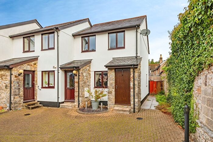 3 Bedroom End Of Terrace House For Sale In Strode Road, Buckfastleigh, TQ11