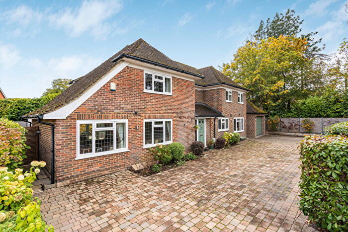 4 Bedroom Detached House For Sale In Redcroft Walk, Cranleigh, GU6