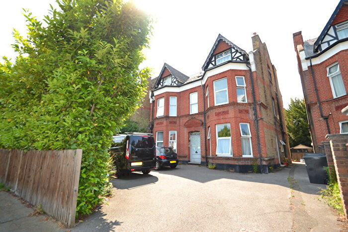 Studio To Rent In Park Road, Surbiton, KT5