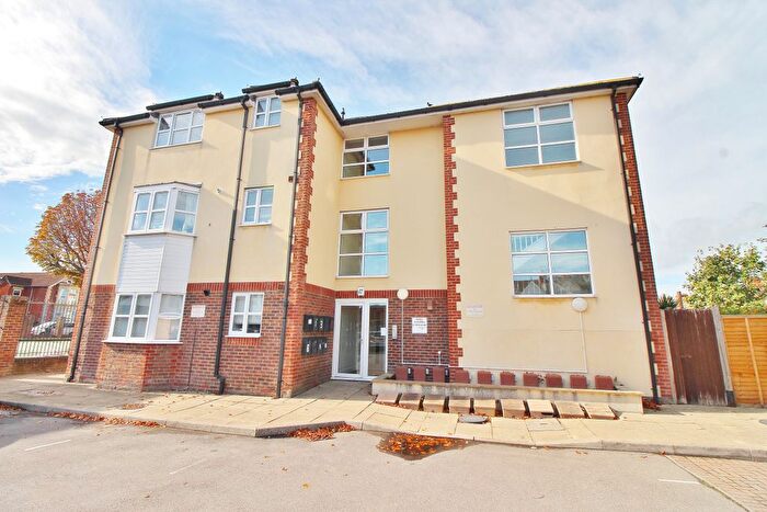 1 Bedroom Flat For Sale In Strawberry Green, North End, PO2