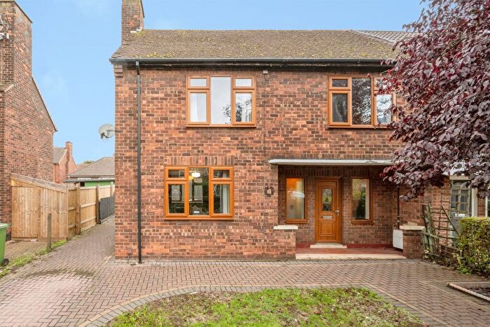 3 Bedroom Semi-Detached House For Sale In Collum Avenue, Scunthorpe, DN16