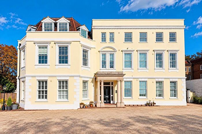 2 Bedroom Flat For Sale In Church Street, Epsom, KT17