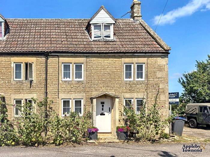 4 Bedroom Semi-Detached House For Sale In Berryfield Lane, Melksham, Wiltshire, SN12