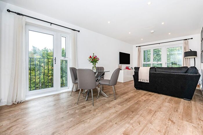 1 Bedroom Flat For Sale In Bazley Close, Swanscombe, DA10