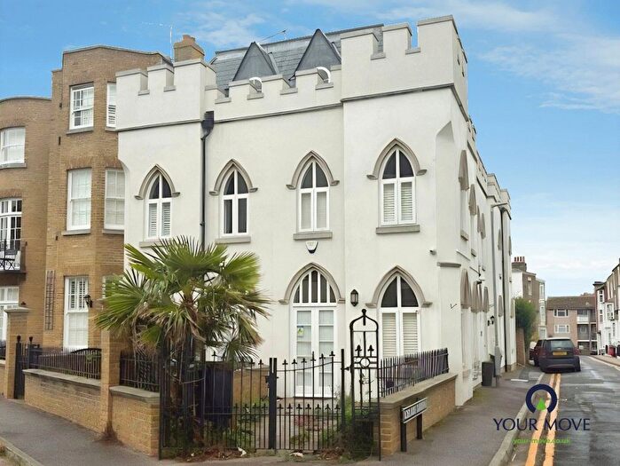 3 Bedroom End Of Terrace House For Sale In Adelaide Gardens, Ramsgate, Kent, CT11