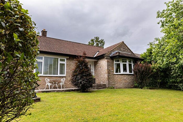 4 Bedroom Detached Bungalow For Sale In Gilling Road, Richmond, DL10