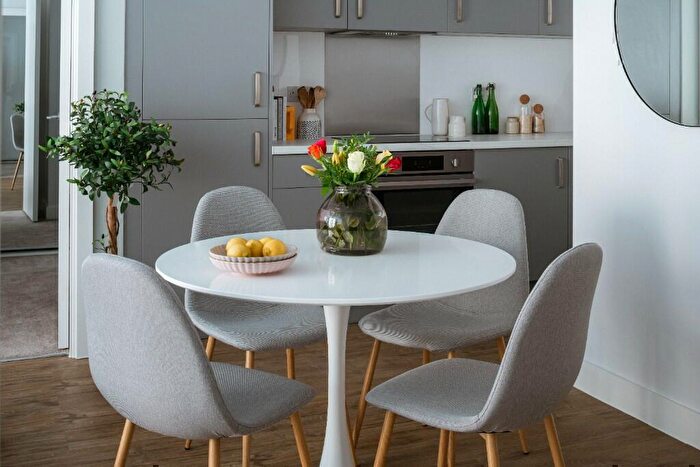 3 Bedroom Apartment To Rent In Armouries, Lower Essex Street, Birmingham, B5