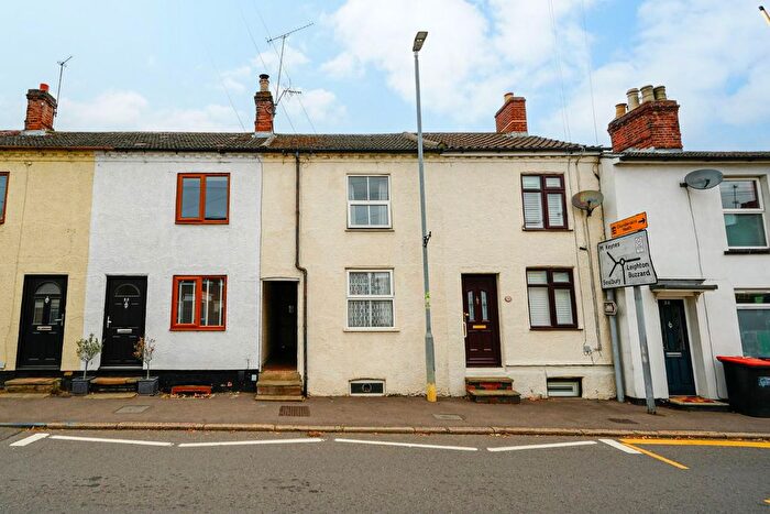2 Bedroom Terraced House For Sale In Wing Road, Leighton Buzzard, LU7