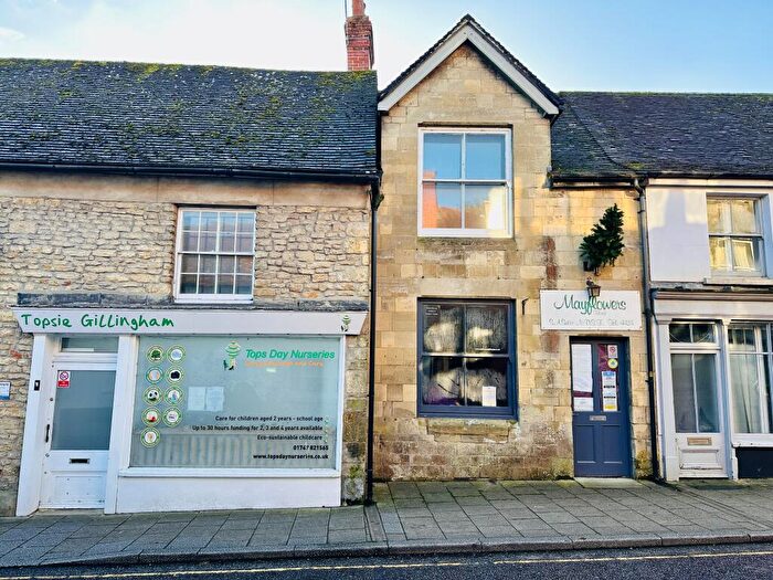1 Bedroom Flat To Rent In South Street, Gillingham, Dorset, SP8