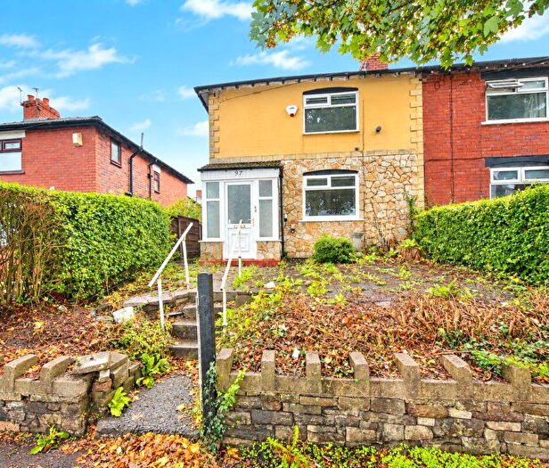 3 Bedroom Semi-Detached House For Sale In Hollinhurst Road, Radcliffe, Manchester, M26