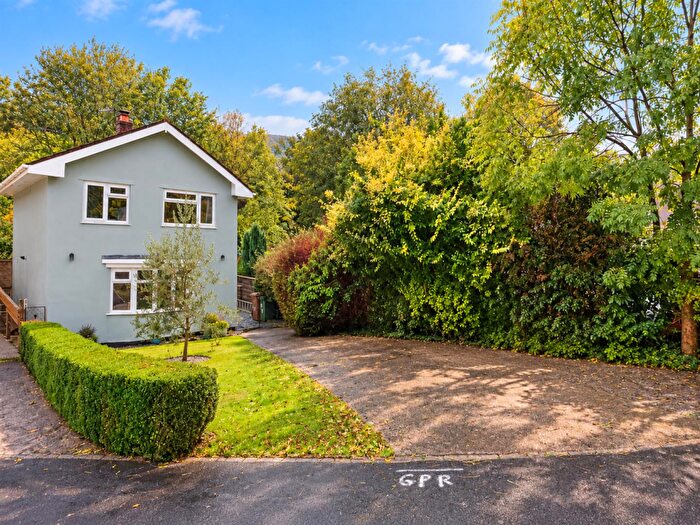 3 Bedroom Detached House For Sale In Farm Close, Abertridwr, Caerphilly, CF83