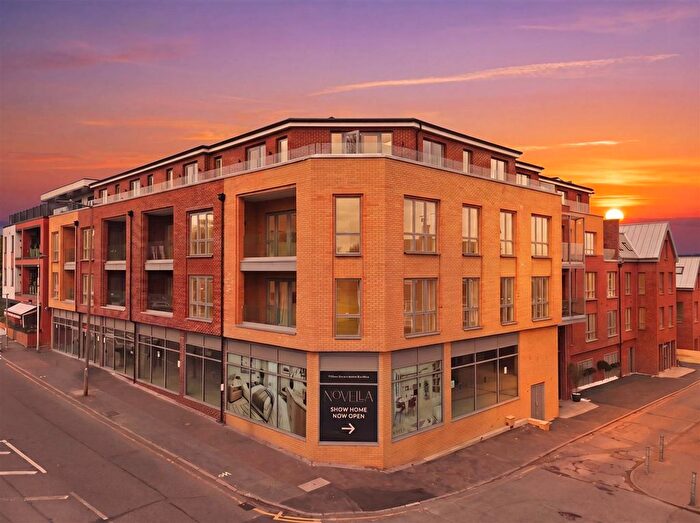 2 Bedroom Flat To Rent In High Road, Chigwell, IG7