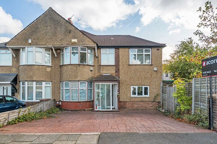 3 Bedroom Semi-Detached House For Sale In Hook Lane, Welling, DA16