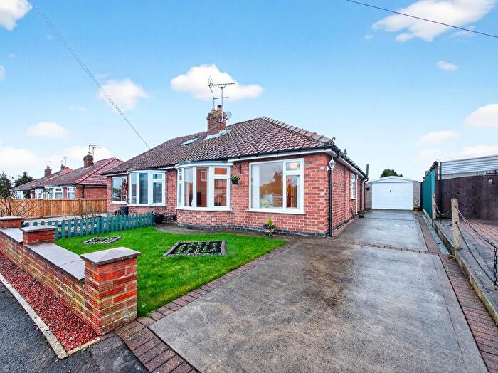 2 Bedroom Semi-Detached Bungalow For Sale In Lyndale Avenue, York, YO10