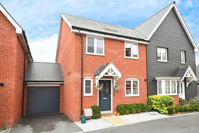 3 Bedroom Semi-Detached House For Sale In Hutley Road, Braintree, CM7