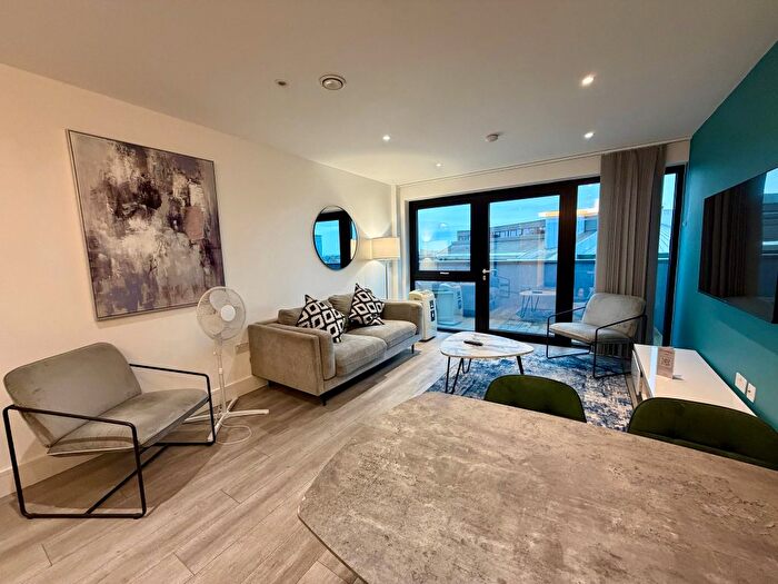 2 Bedroom Flat To Rent In Harlequin Avenue, Brentford, TW8