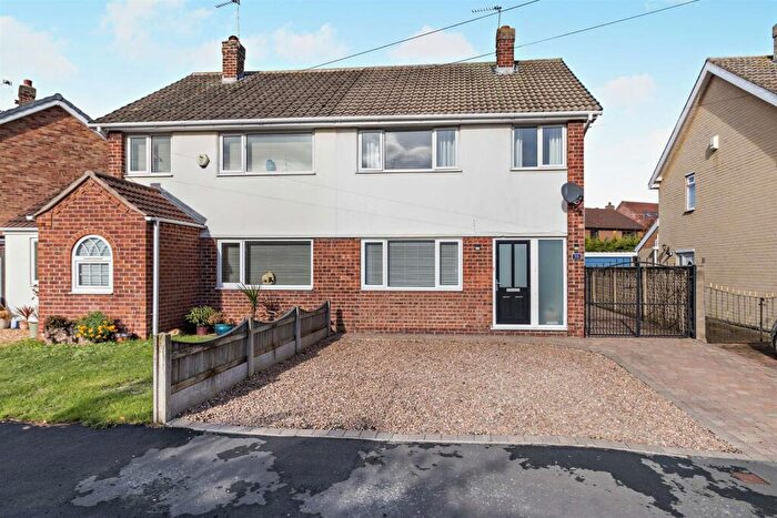 3 Bedroom Semi-Detached House For Sale In Sunningdale Road, Hatfield Woodhouse, Doncaster, DN7