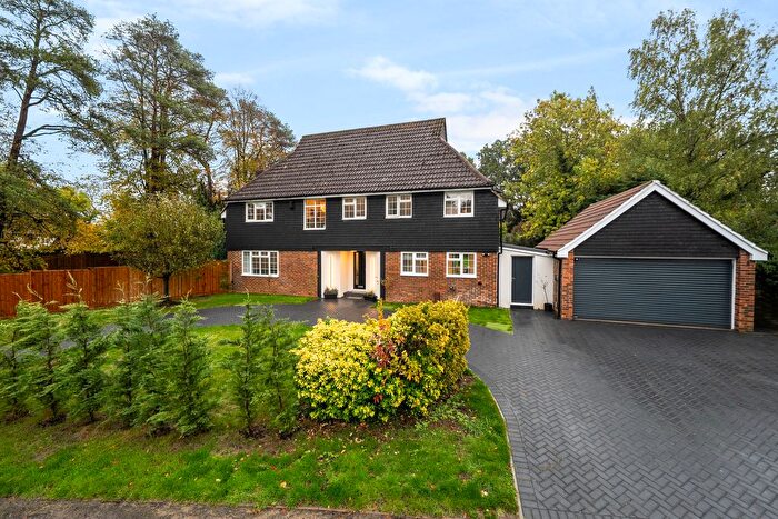 5 Bedroom Detached House For Sale In Giffards Meadow, Farnham, GU9