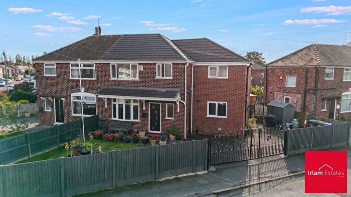 4 Bedroom Semi-Detached House For Sale In Leyland Avenue, Irlam, M44