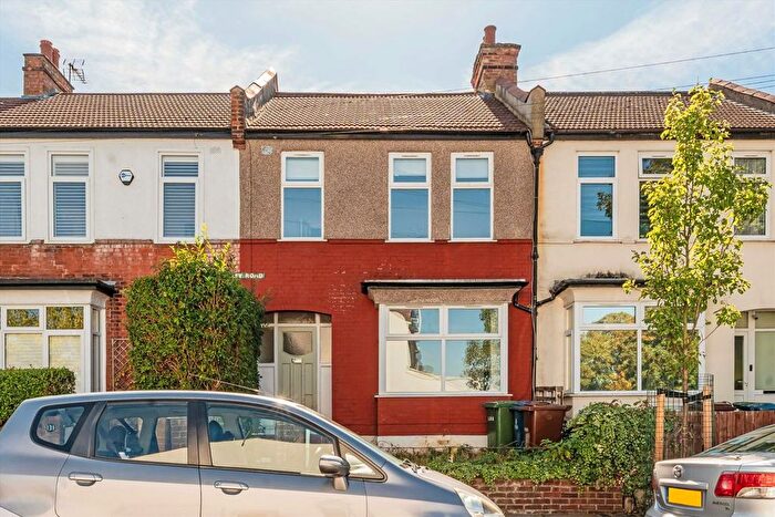 3 Bedroom Property To Rent In Kingsley Road, Harrow, HA2