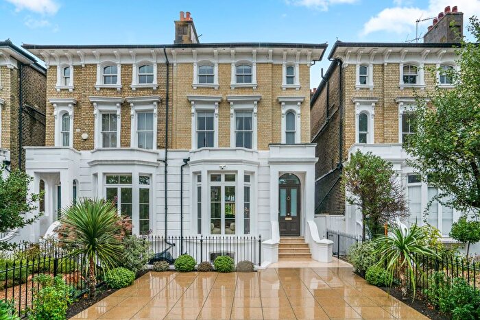 4 Bedroom End Of Terrace House To Rent In Lonsdale Road, Barnes, SW13