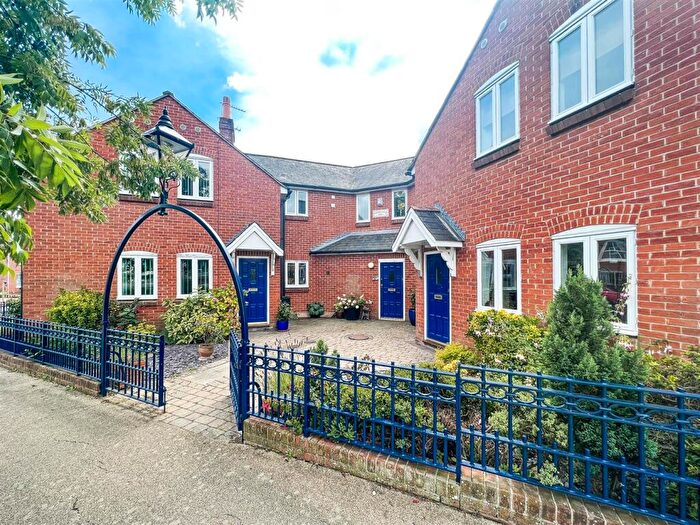 2 Bedroom Flat For Sale In Castle Street, Portchester, PO16