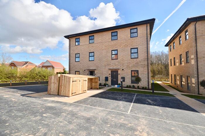 2 Bedroom Town House To Rent In Chapel Way, Kiveton Park, Sheffield, South Yorkshire, S26