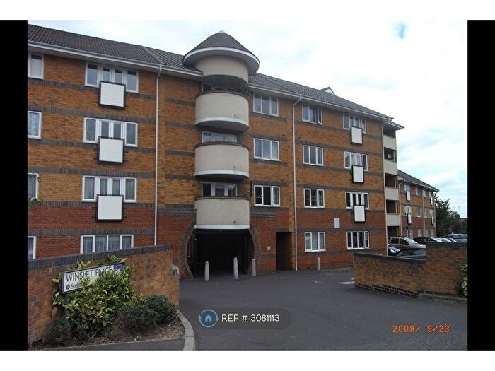 2 Bedroom Flat To Rent In Winslet Place, Reading, RG30