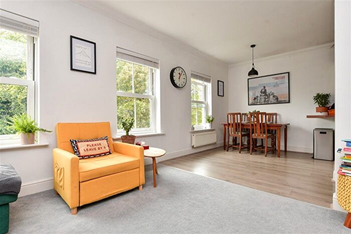 2 Bedroom Flat For Sale In Ainsley Way, Chartham, Canterbury, Kent, CT4
