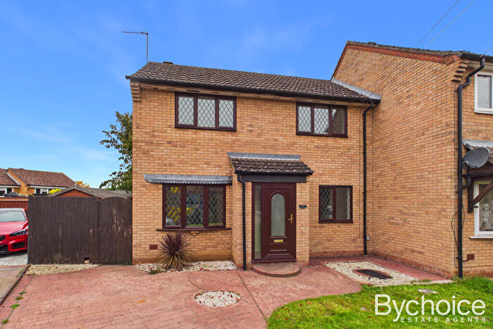 3 Bedroom Semi-Detached House For Sale In Parmenter Drive, Great Cornard, Sudbury, Suffolk, CO10