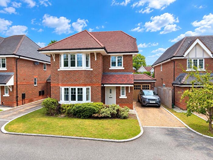 4 Bedroom Detached House For Sale In Eden Gardens, Felbridge, RH19