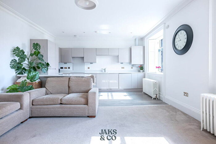 2 Bedroom Apartment For Sale In Backford Hall, Blencowe Close, Chester, CH1