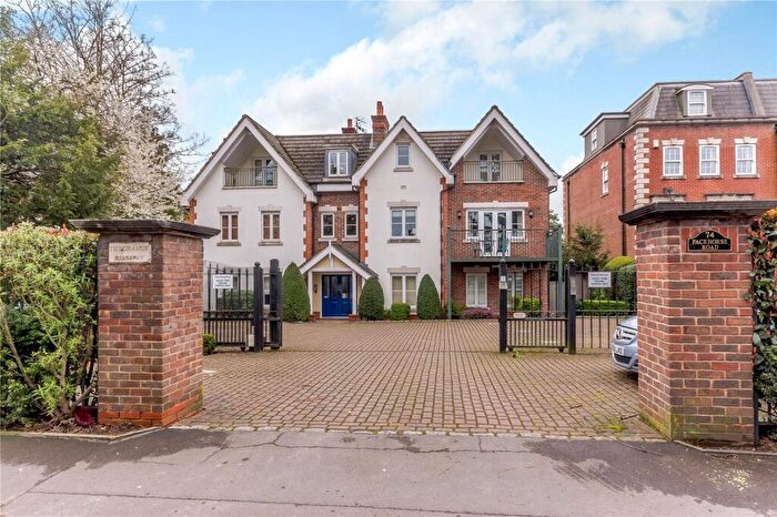 2 Bedroom Flat To Rent In Packhorse Road, Gerrards Cross, SL9