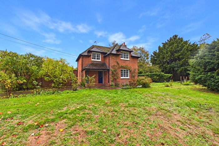 2 Bedroom Cottage To Rent In Englefield, Reading, Berkshire, RG7