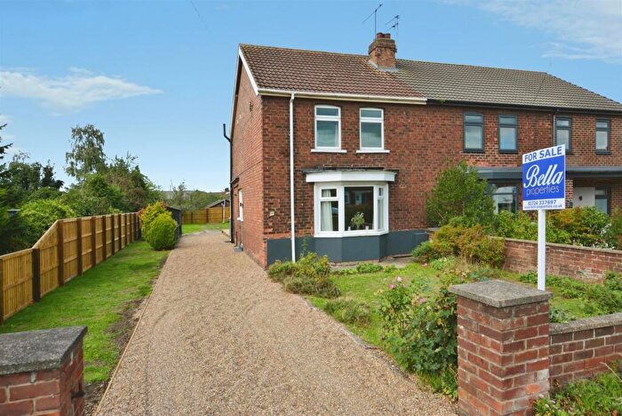 3 Bedroom Semi-Detached House For Sale In Scotter Road, Scunthorpe, DN15
